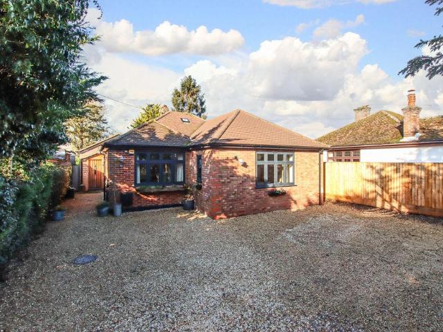 Bungalow for sale in Weston Turville, Aston Clinton