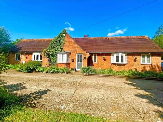Bungalow for sale in The Butts, Kent
