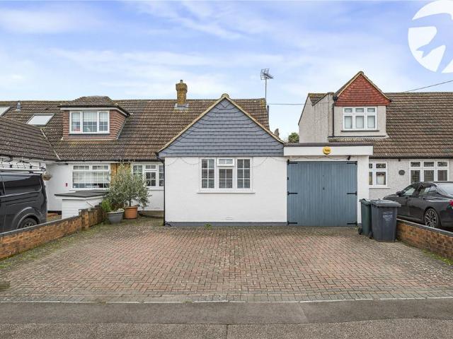 Bungalow for sale in Hawley, Monks Orchard