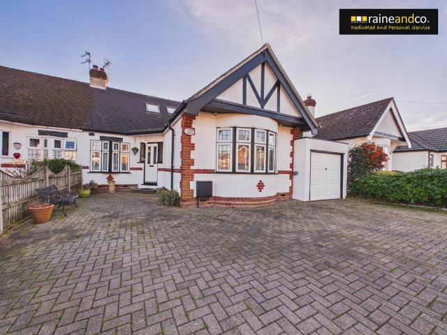 Bungalow for sale in Oakmere, Potters Bar