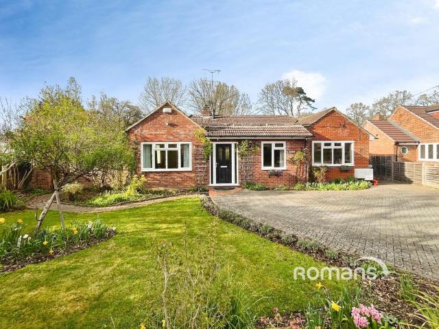 Bungalow for sale in Eversley, Hart