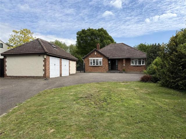 Bungalow for sale in Stanford-le-hope, Essex