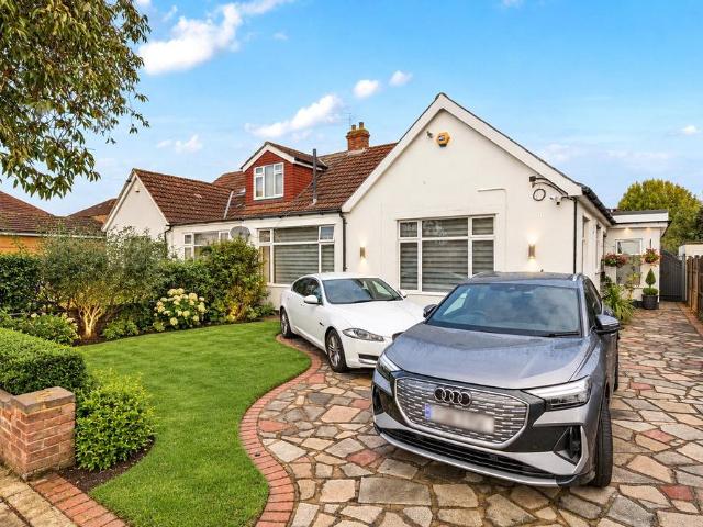 Bungalow for sale in London Borough of Bexley, Greater London