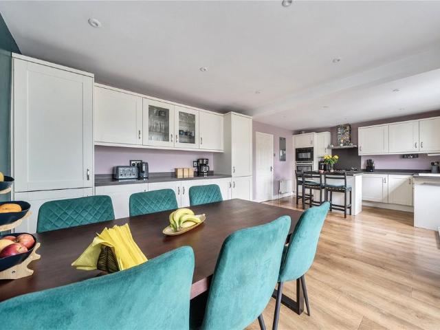 Bungalow for sale in Aperfield, Greater London