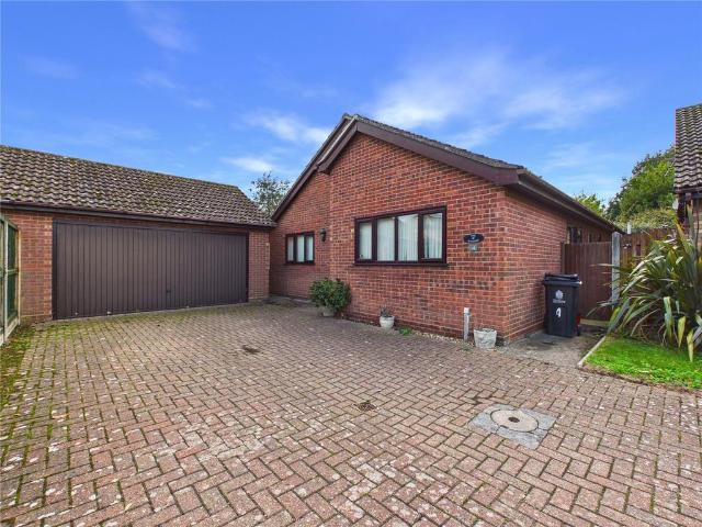 Bungalow for sale in Aingers Green, Tendring