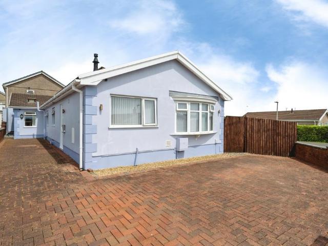 Bungalow for sale in Gorseinon, Wales