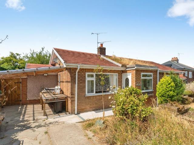 Bungalow for sale in Holywell, Wales