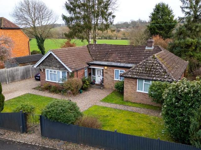 Bungalow for sale in Bradfield, West Berkshire