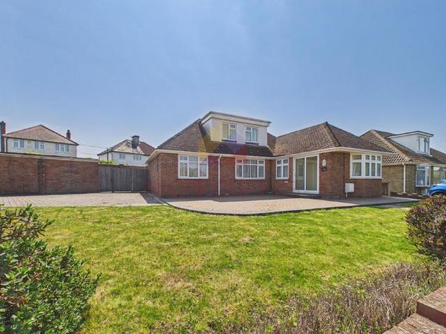 Bungalow for sale in Frinton and Walton, Dale Hill