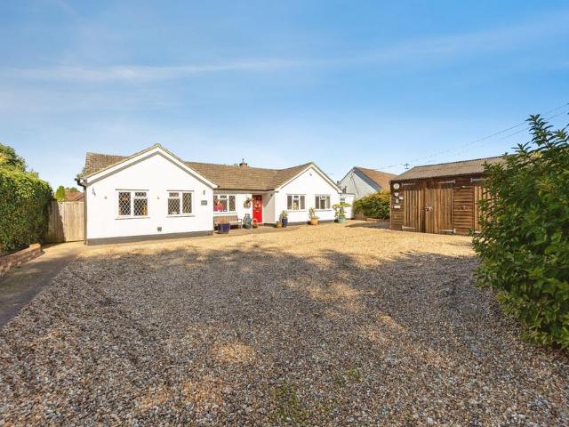 Bungalow for sale in Bridgefield, Kent