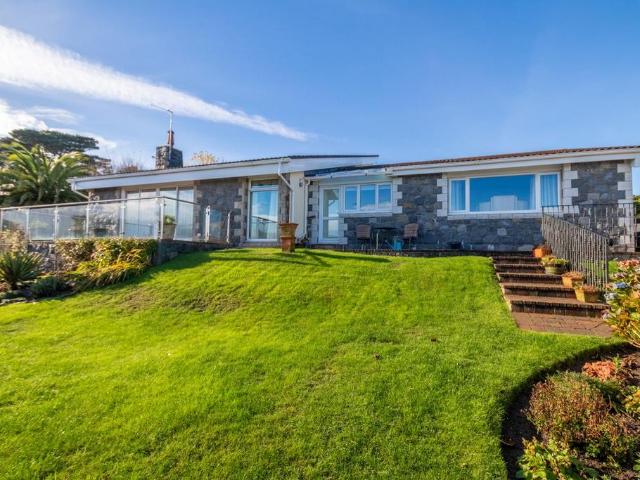 Bungalow for sale