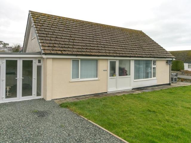 Bungalow for sale in Llanfair-Mathafarn-Eithaf, Benllech