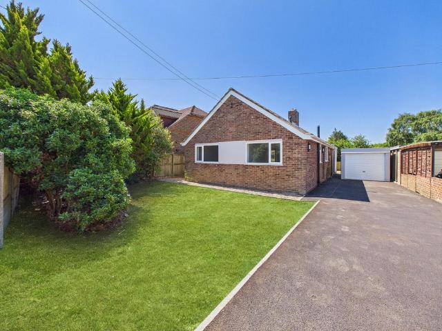 Bungalow for sale in Ash, Kent