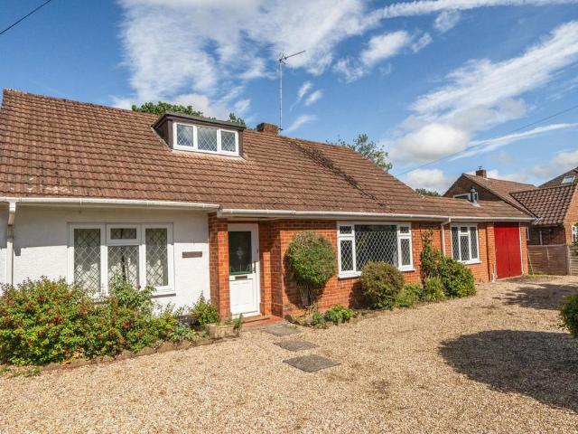 Bungalow for sale in Burghfield Common, West Berkshire