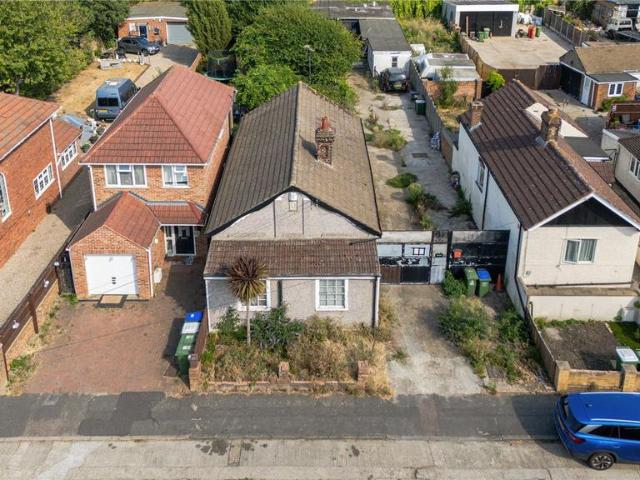 Bungalow for sale in Belvedere, Greater London