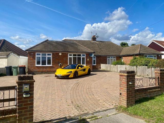 Bungalow for sale in Caddington, Bedfordshire