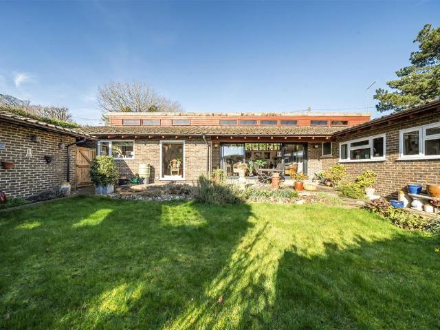 Bungalow for sale in Midway, Kent