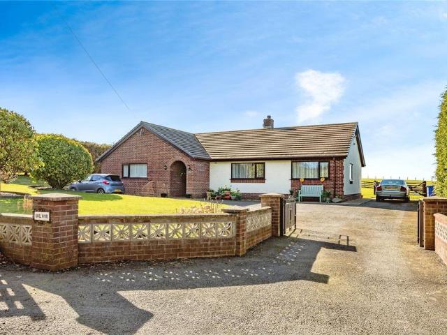 Bungalow for sale in Llanrhystud, Wales