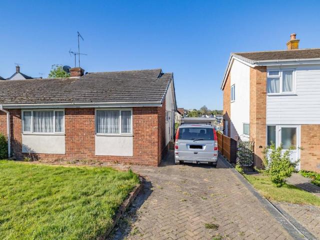Bungalow for sale in Oad Street, Kent