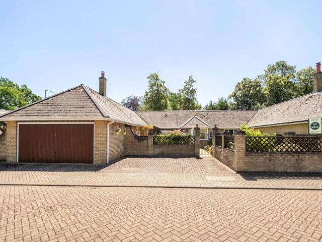 Bungalow for sale in Bedford