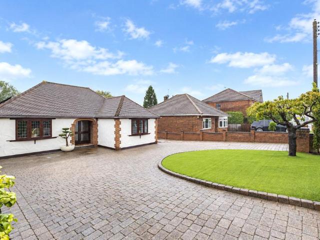Bungalow for sale in East Rainham, Gillingham