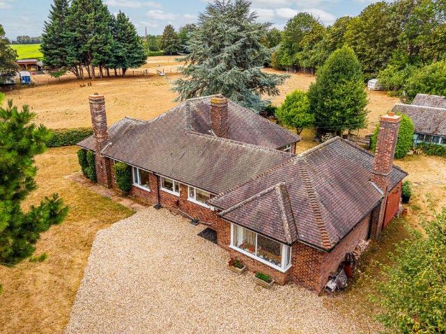 Bungalow for sale in Fulbeck, Barholm