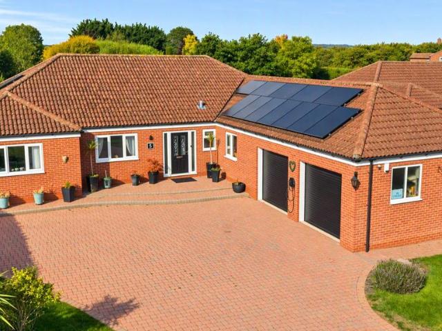 Bungalow for sale in Hibaldstow, Greater Lincolnshire