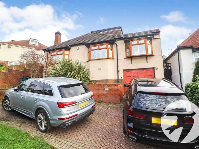 Bungalow for sale in Barnehurst, Greater London