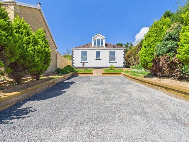 Bungalow for sale in Pontardawe, Trebanos