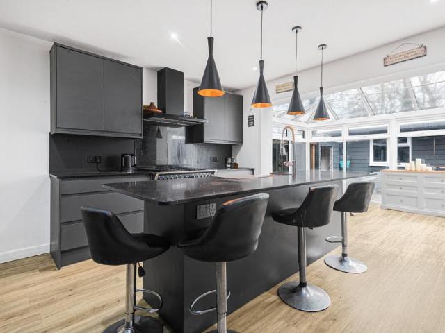 Bungalow for sale in Burstow, Hillview