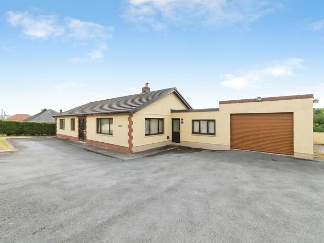 Bungalow for sale in Bancycapel, Wales