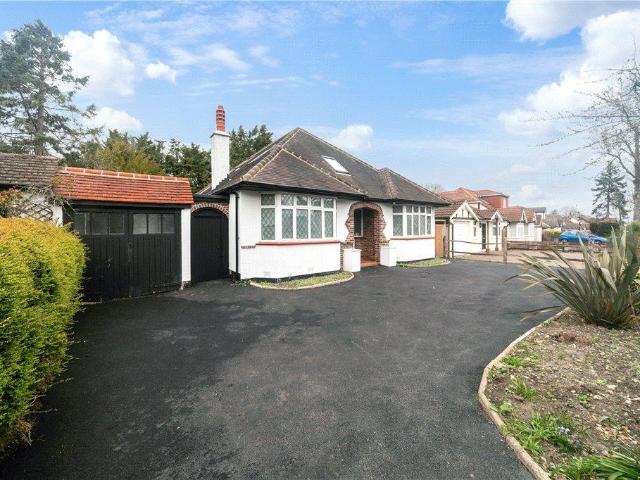 Bungalow for sale in London Borough of Croydon, Shirley