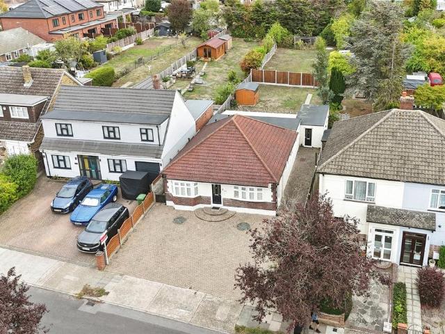 Bungalow for sale in London Borough of Havering, Greater London