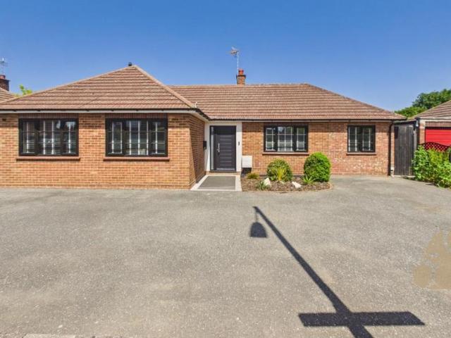 Bungalow for sale in Fordham Heath, Essex