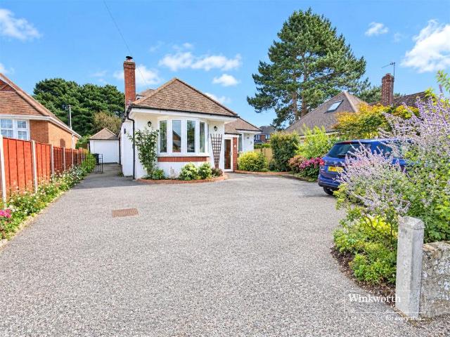 Bungalow for sale in Friars Cliff, Christchurch