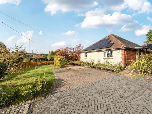 Bungalow for sale in Weeke, Harestock