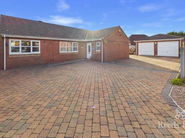 Bungalow for sale in Glasshoughton, Castleford