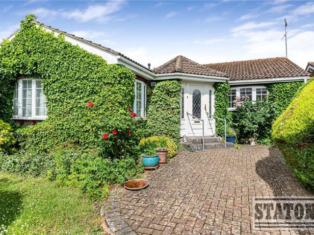 Bungalow for sale in Fretherne, Hertfordshire