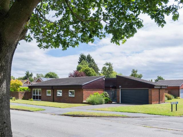 Bungalow for sale in Delamere Park, Cuddington