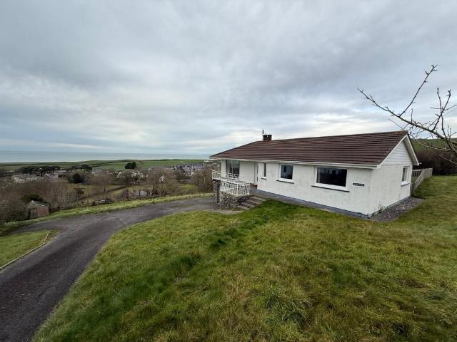 Bungalow for sale in Llanon, Wales