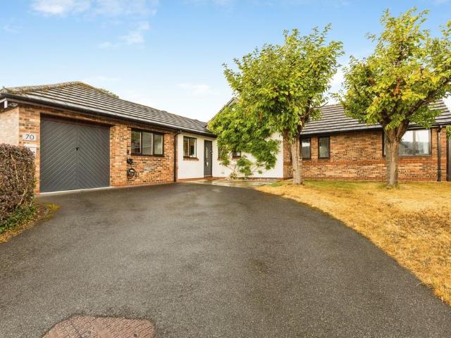 Bungalow for sale in The Green, Higher Kinnerton
