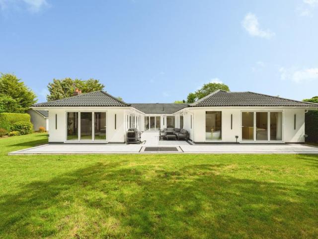 House for sale in London Borough of Croydon, Kenley
