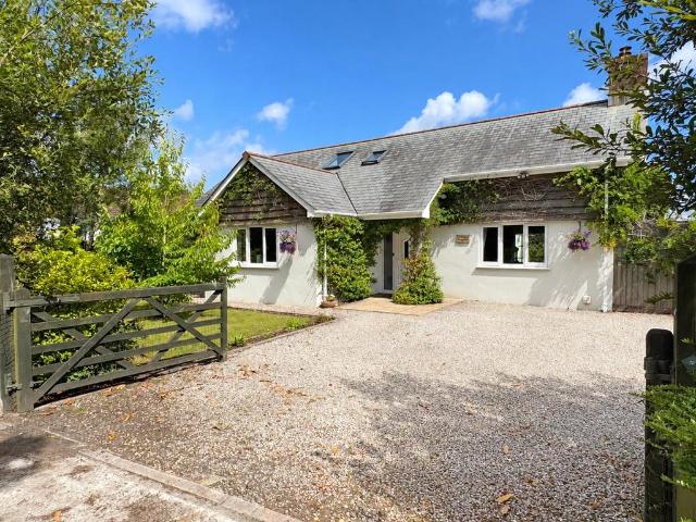 Bungalow for sale in Bodwen, Luxulyan