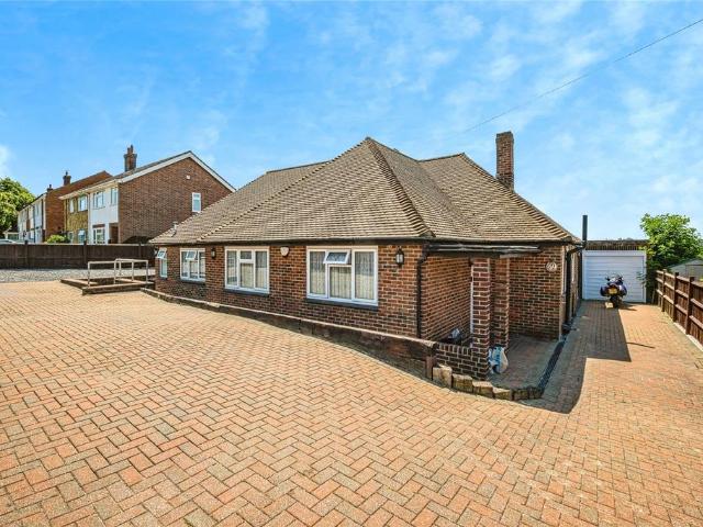 Bungalow for sale in Swanscombe and Greenhithe, Monks Orchard