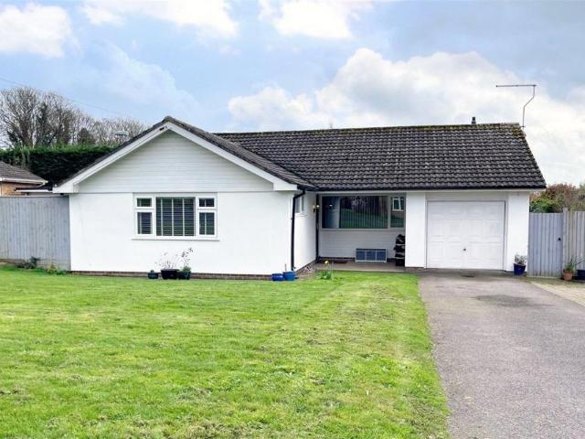 Bungalow for sale in Highcliffe