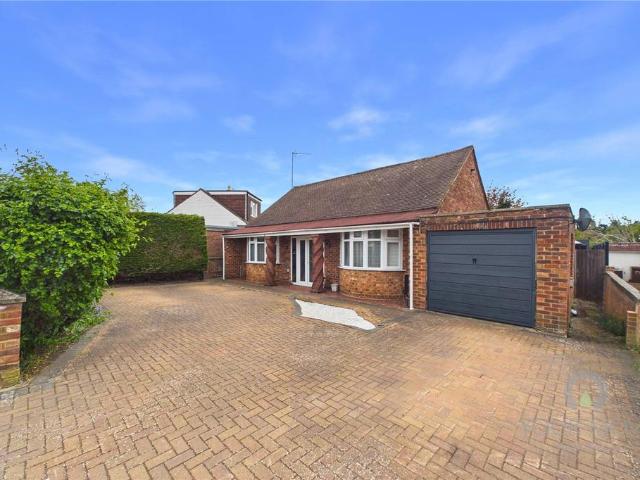 Bungalow for sale in White Hills, Kingsthorpe