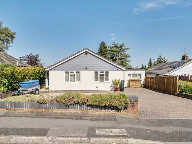 Bungalow for sale in Weeke, Harestock