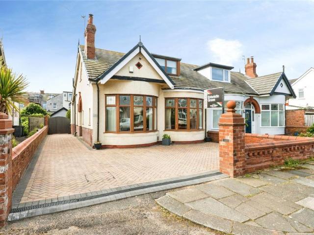 Bungalow for sale in Knowle, Blackpool
