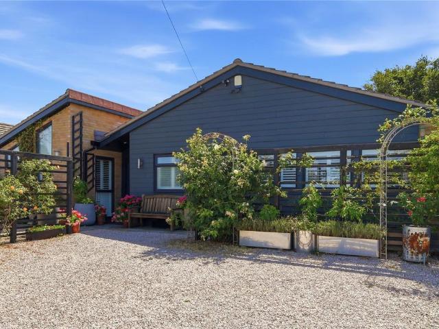 Bungalow for sale in Duton Hill, Essex