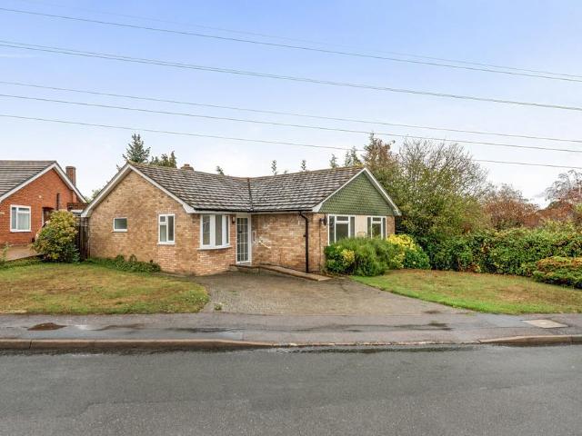 Bungalow for sale in Earley